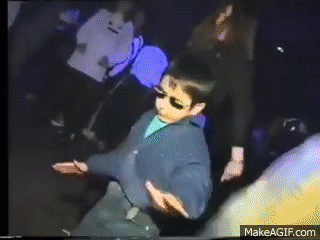 permite a sus usuarios cantar y bailar con sus canciones favoritas.