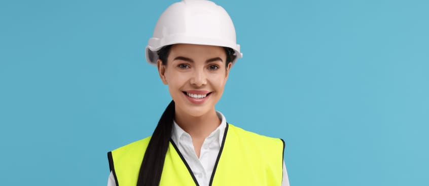 Técnicos o tecnólogos que quieran profesionalizarse.