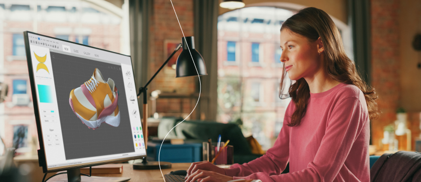 ​Mujer desarrolla proyectos de diseño gráfico interactivo y experiencias digitales.