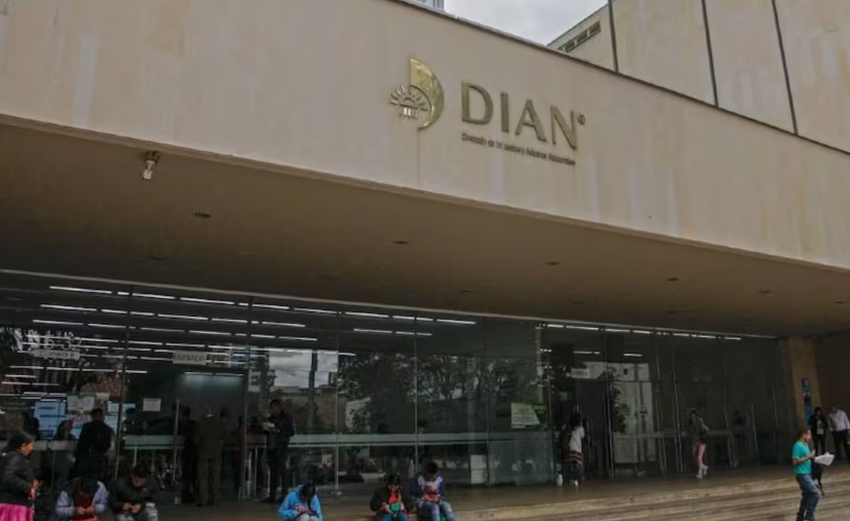 Economista analizando el déficit fiscal de Colombia frente al FMI