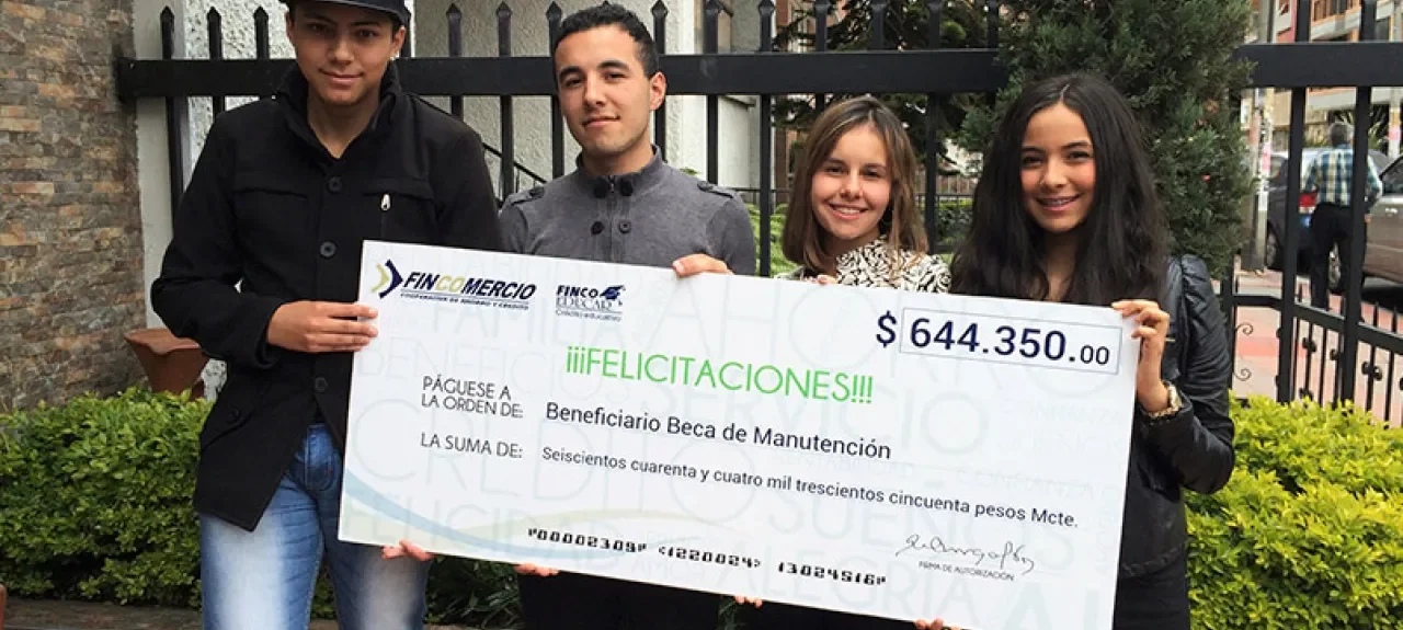 becas_fincomercio1_0.jpg