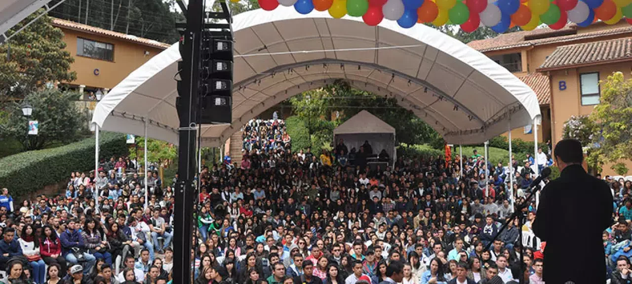 estemanbienvenidasemestrepolitecnicograncolombiano.jpg