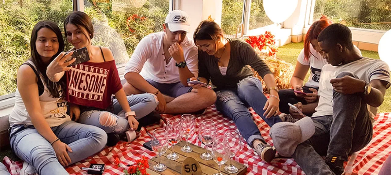 picnic-poli-medellin-alamanga-estudiantes-grado-once.jpg