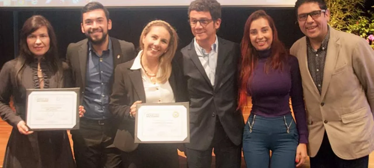 responsabilidad-social-entrega-premio.jpg