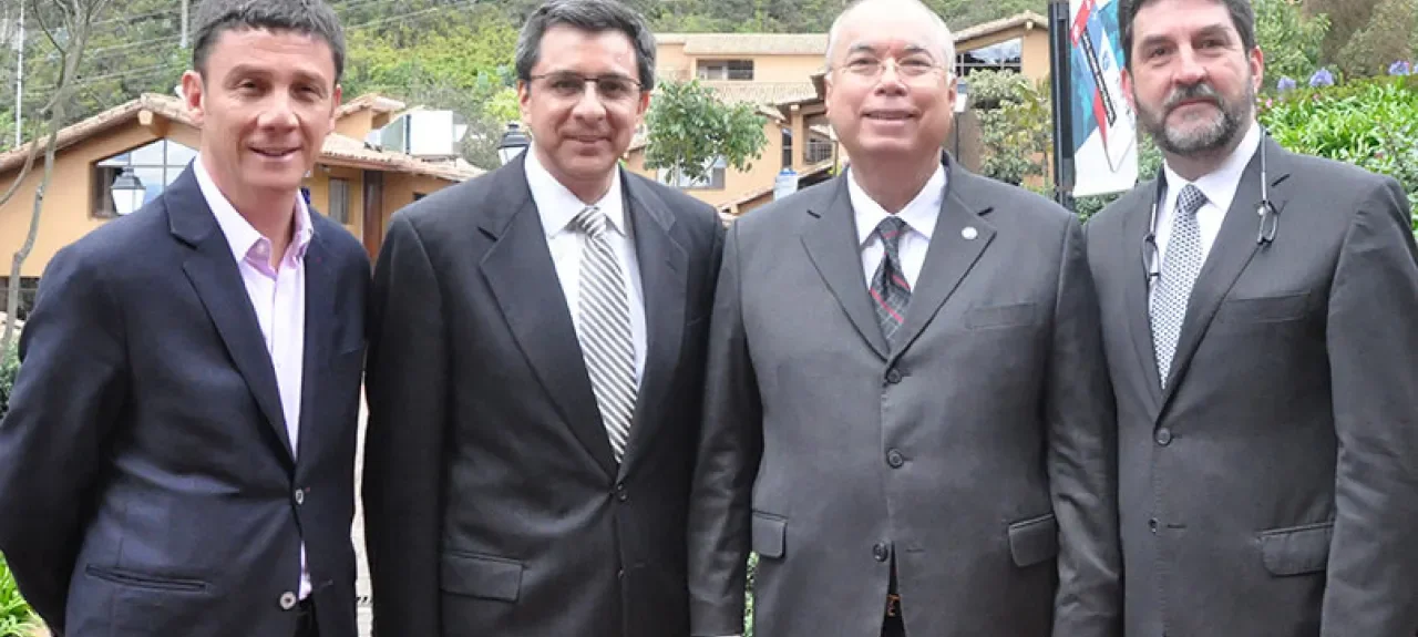 universidadpanamavisitapoli.jpg