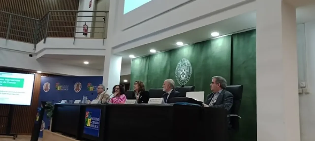 Participación en el VIII Congreso Internacional de Docentes de Ciencia y Tecnología en Madrid, España