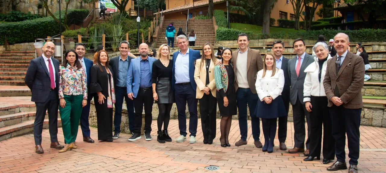 Visita de directivos de Brasil al Poli