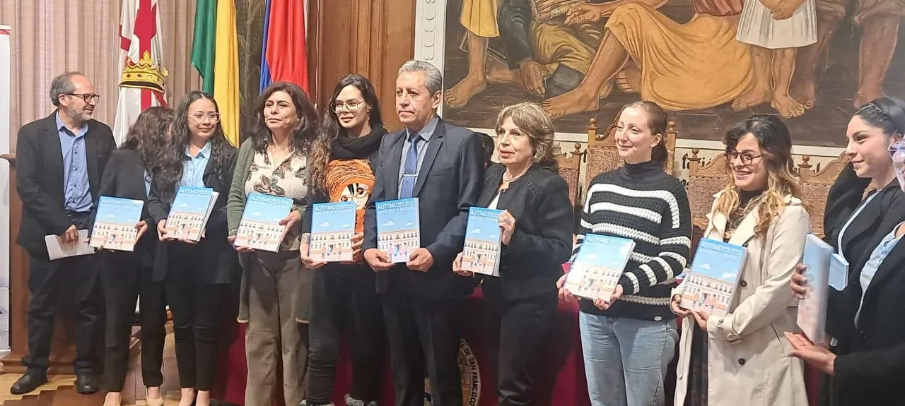 Poli Colaboraciones