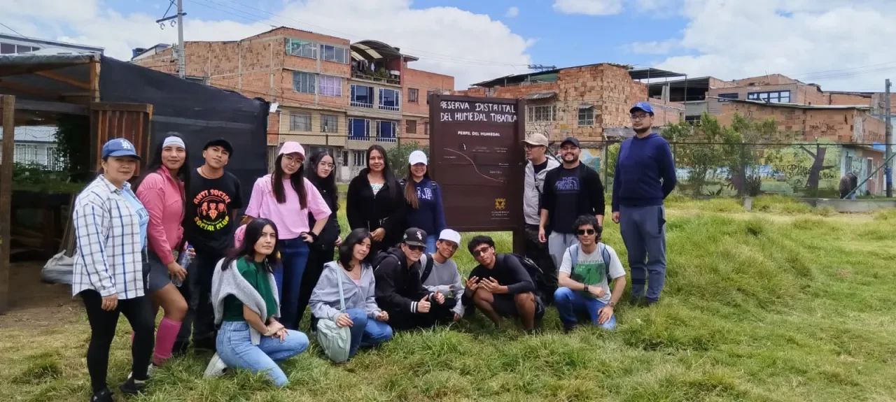 El POLI celebró el Día del Puma y del Armadillo con jornada ambiental en el humedal Tibanica