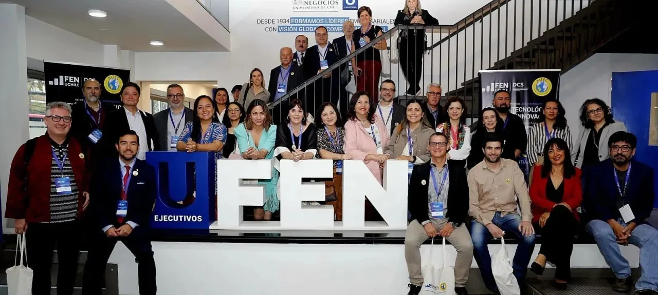 Participación del Poli Medellín en el Congreso Internacional ALTEC 2025 en Chile