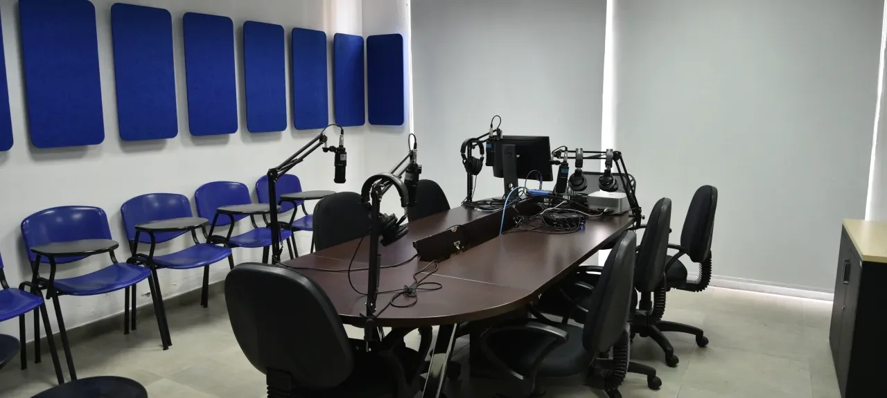 El Poli compartió las experiencias internacionales de sus graduados en una nueva edición de A la Pizarra