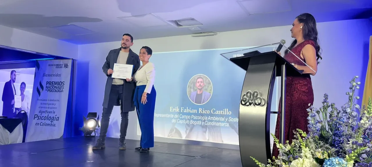 Profesor-POLI-Reconocimiento-Colpsic-Sostenibilidad-2025