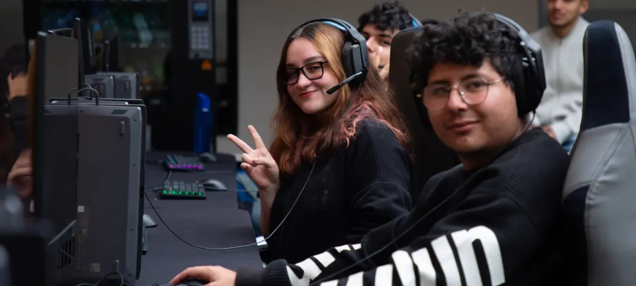 La Liga Universitaria de Videojuegos estuvo en el Poli