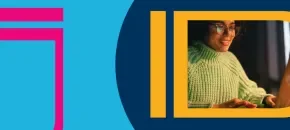 Mujer trabaja desde casa como creativa freelance