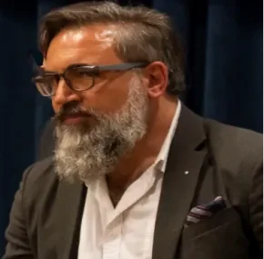 Dr. Enrique del Carril
