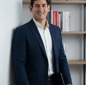 Dr. Kevin Vigil Vega (Perú) 