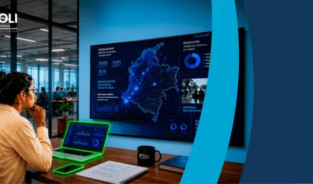 estudiante de la Maestría en Periodismo de Datos del Politécnico Grancolombiano analizando visualizaciones