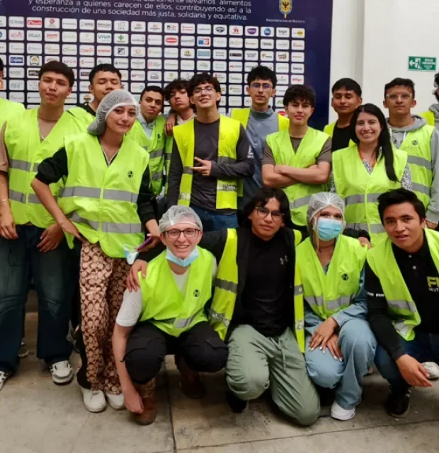 Estudiantes Poli en el Banco de Alimentos