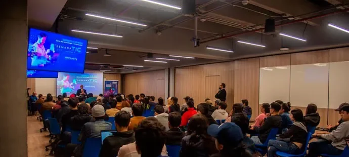 Escuela de tecnologías de la información y la comunicaciones