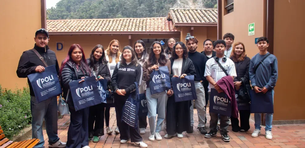 El Poli recibió a delegación mexicana de la Universidad del Valle de Puebla