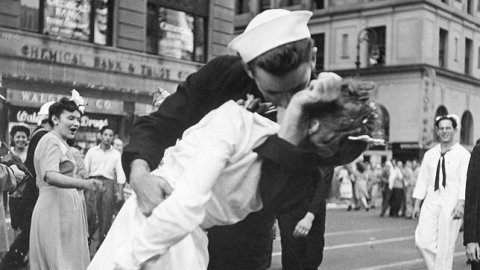 Icónica fotografía El Beso