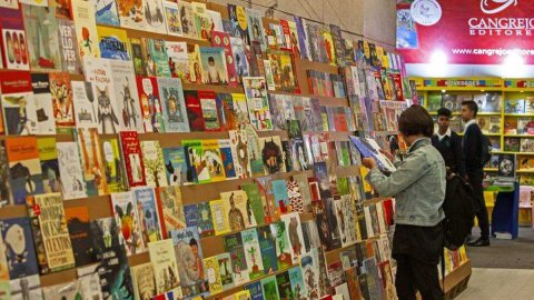 Estantería en la Filbo 2023