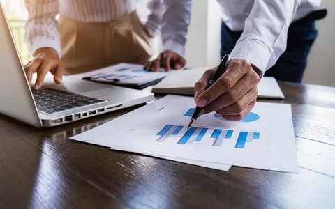 Estudia Administración de Empresa