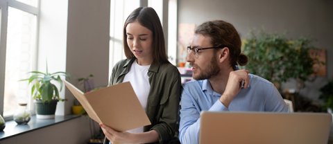 ¿Qué incluye una beca y qué documentos solicitan?