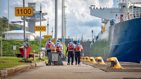 Trabajadores en el Canal de Panamá