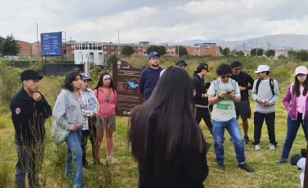 jornada ambiental en el humedal Tibanica