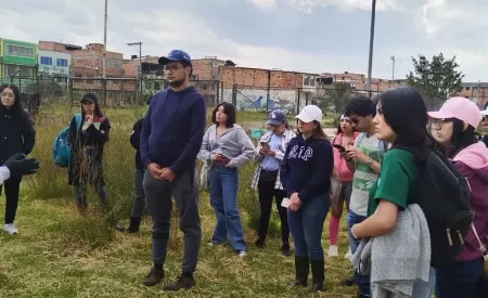 jornada ambiental en el humedal Tibanica