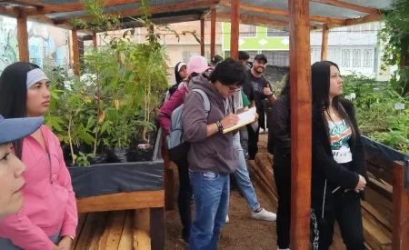 jornada ambiental en el humedal Tibanica