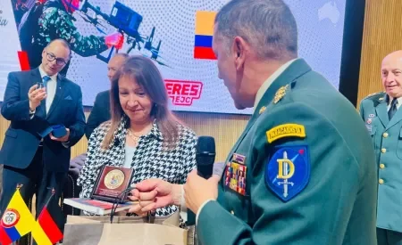 POLI Escuela Superior de Guerra