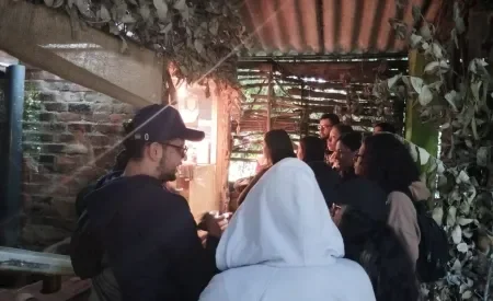 Poli visita a la biorreserva de Cota 5