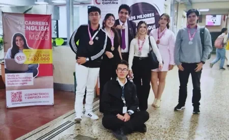 Fotografía de los participantes del evento