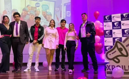 Fotografía de los participantes del evento
