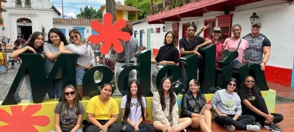 Recorrido por Medellín a estudiantes de otras regiones 2023-2