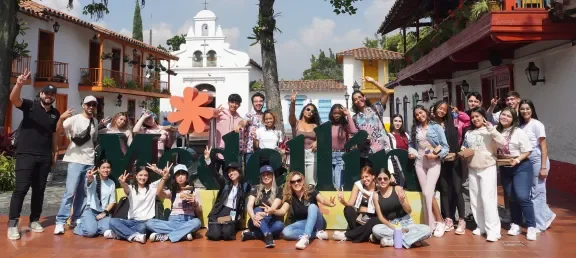 Bienvenida a estudiantes de región 2025-1