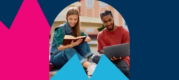 Dos personas que estudian la carrera de Psicología