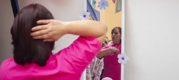 Lucha contra el cáncer de mama Poli