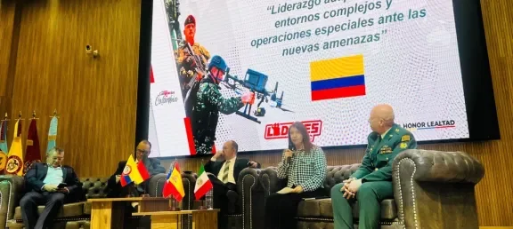 El Centro de Liderazgo 360 fortaleció el diálogo sobre liderazgo ético y resiliente en la Escuela Superior de Guerra